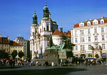 Photo prag_altstädter ring mit st. nikolaus kirche_01